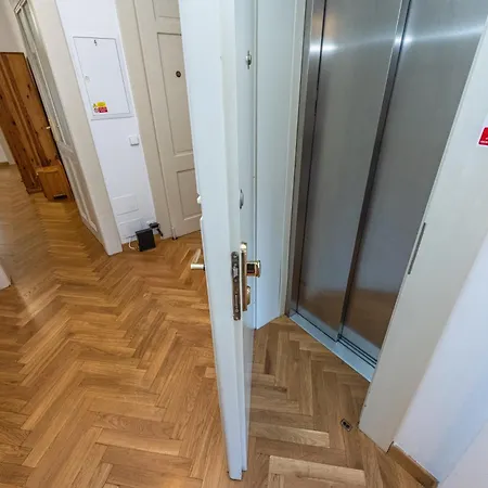 Jiriho Z Podebrad Apartments Praga Zewnętrze zdjęcie